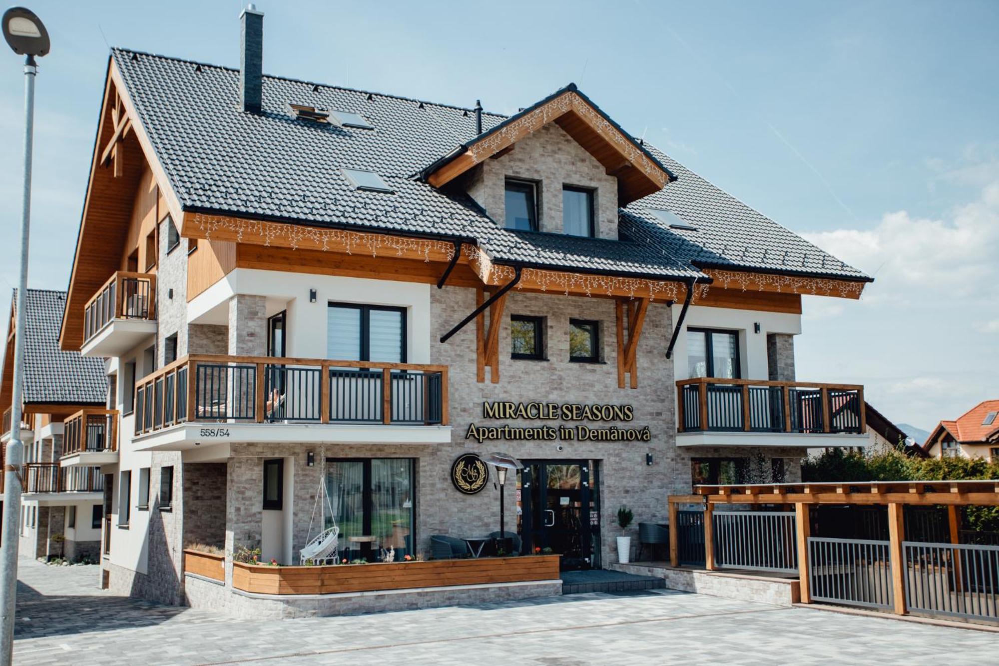Miracle Seasons Aparthotel Liptovsky Mikulas Exterior photo