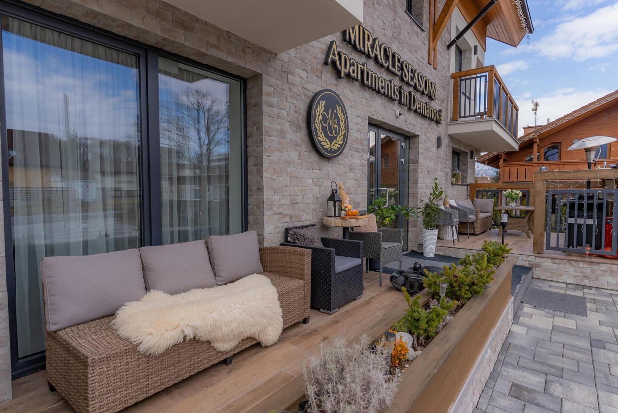 Miracle Seasons Aparthotel Liptovsky Mikulas Exterior photo
